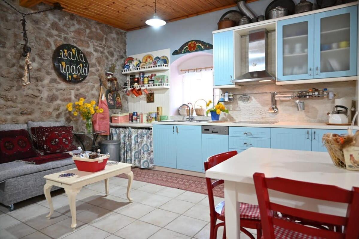 Kalavrita Winter Retreat - Homely Spacious Chalet Ano Vlasia Luaran gambar