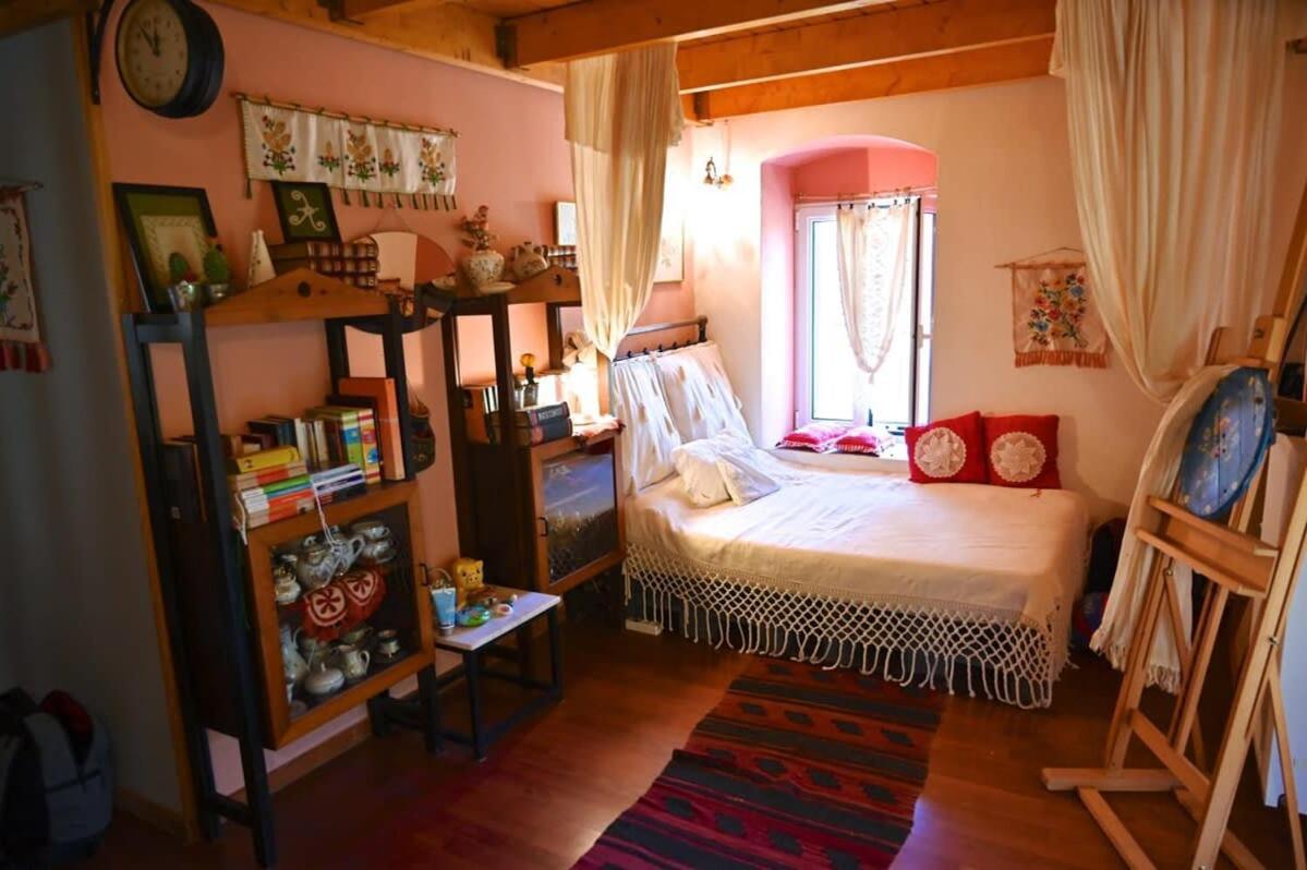 Kalavrita Winter Retreat - Homely Spacious Chalet Ano Vlasia Luaran gambar