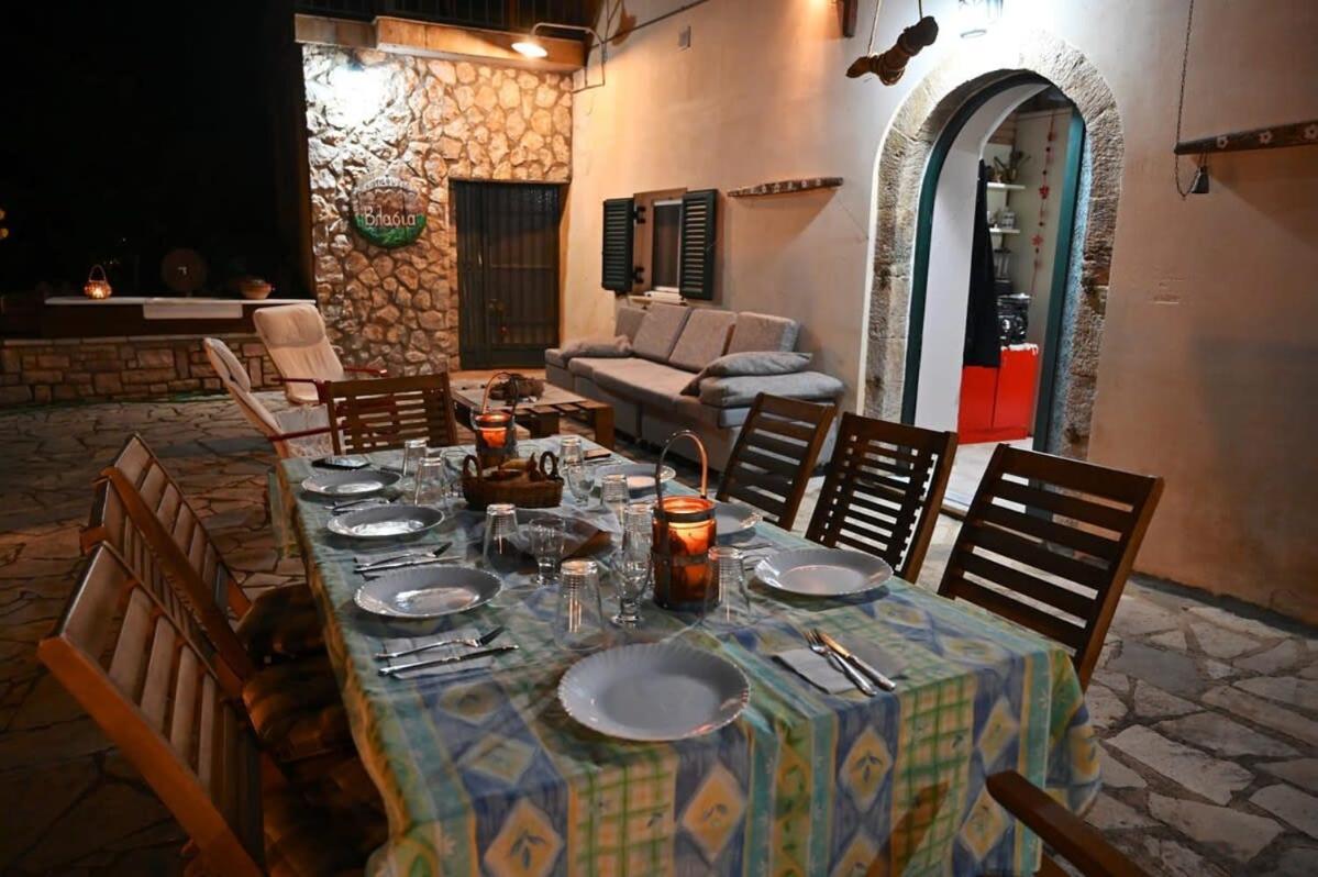 Kalavrita Winter Retreat - Homely Spacious Chalet Ano Vlasia Luaran gambar