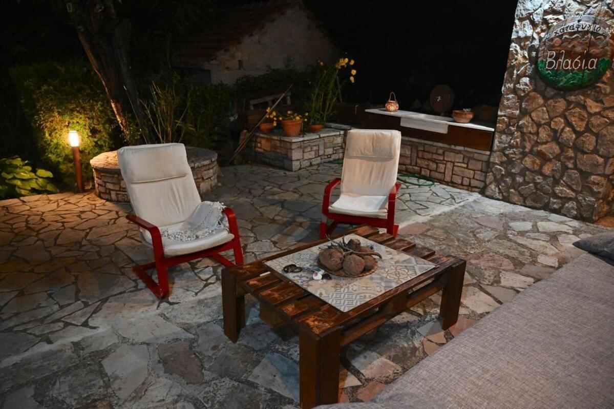 Kalavrita Winter Retreat - Homely Spacious Chalet Ano Vlasia Luaran gambar